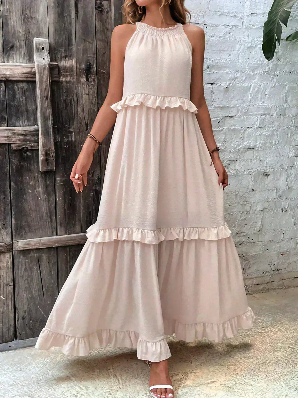 Madeline - Elegant Klänning med Volanger
