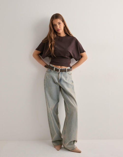 Amara - Elegant figursydd topp